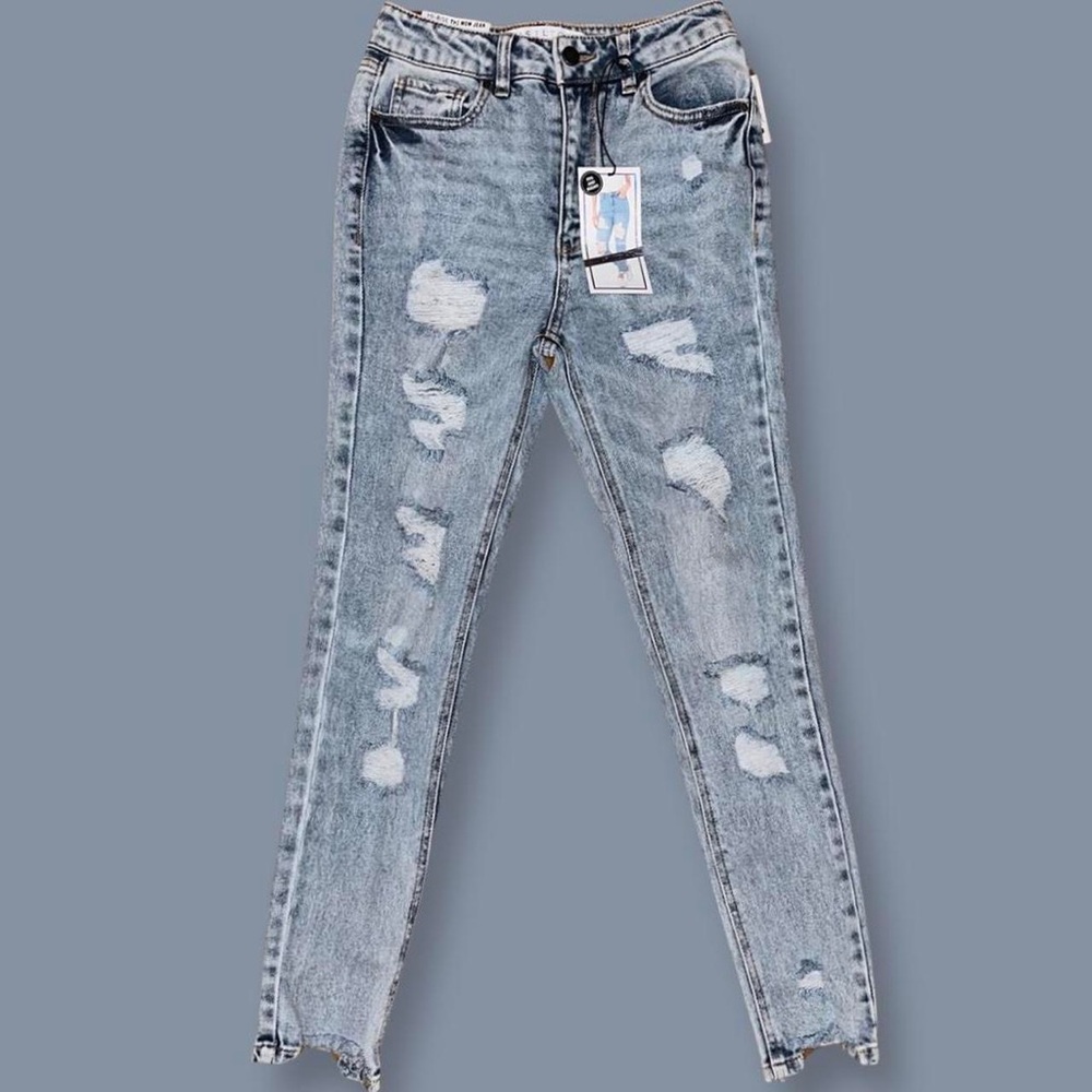 Brand new tags attached never worn Size 5 high rise mom Jeans